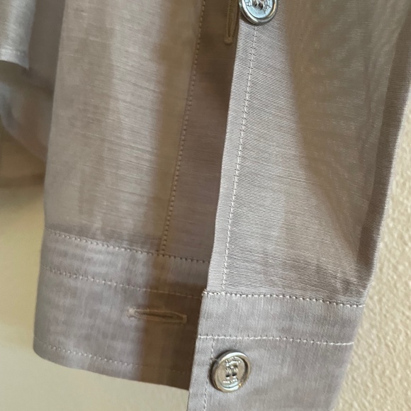 BURBERRY Grey Silk Blouse Shirt :: Size 40 - Picture 7 of 9